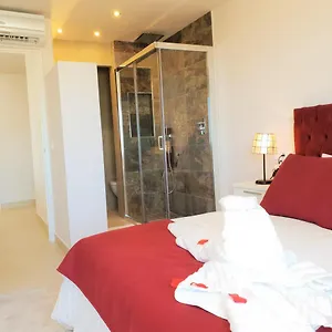 Apartment Fantastic B In Front Of The Sea & Marina, Estepona